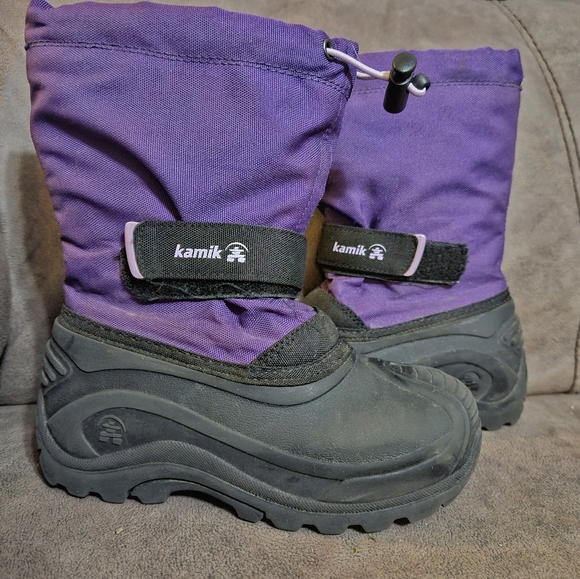 Kamik Girls Winter snow boot size 11 insulated, removable liners. - Picture 3 of 4